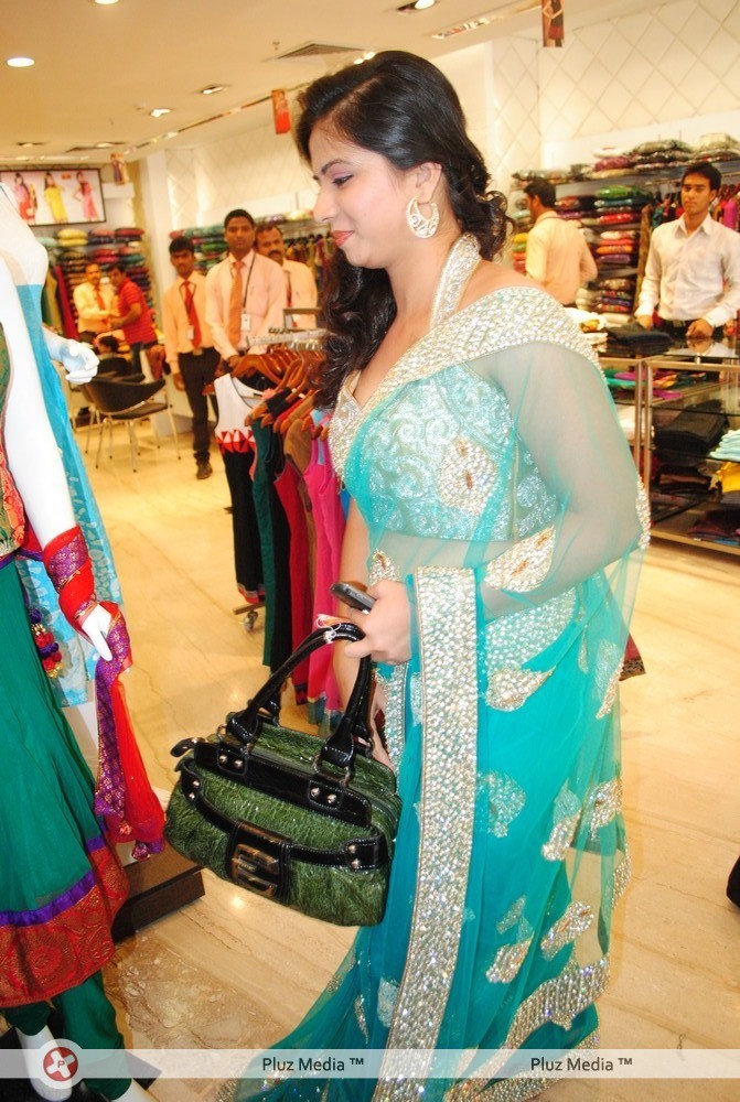 Launch of Diwali Festive Collection at Mebaz at Himayathnagar - Pictures | Picture 106410